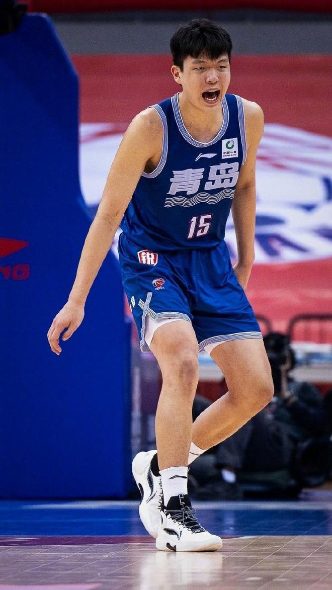 王睿泽30分杨瀚森29+10+7青岛击败深圳的简单介绍