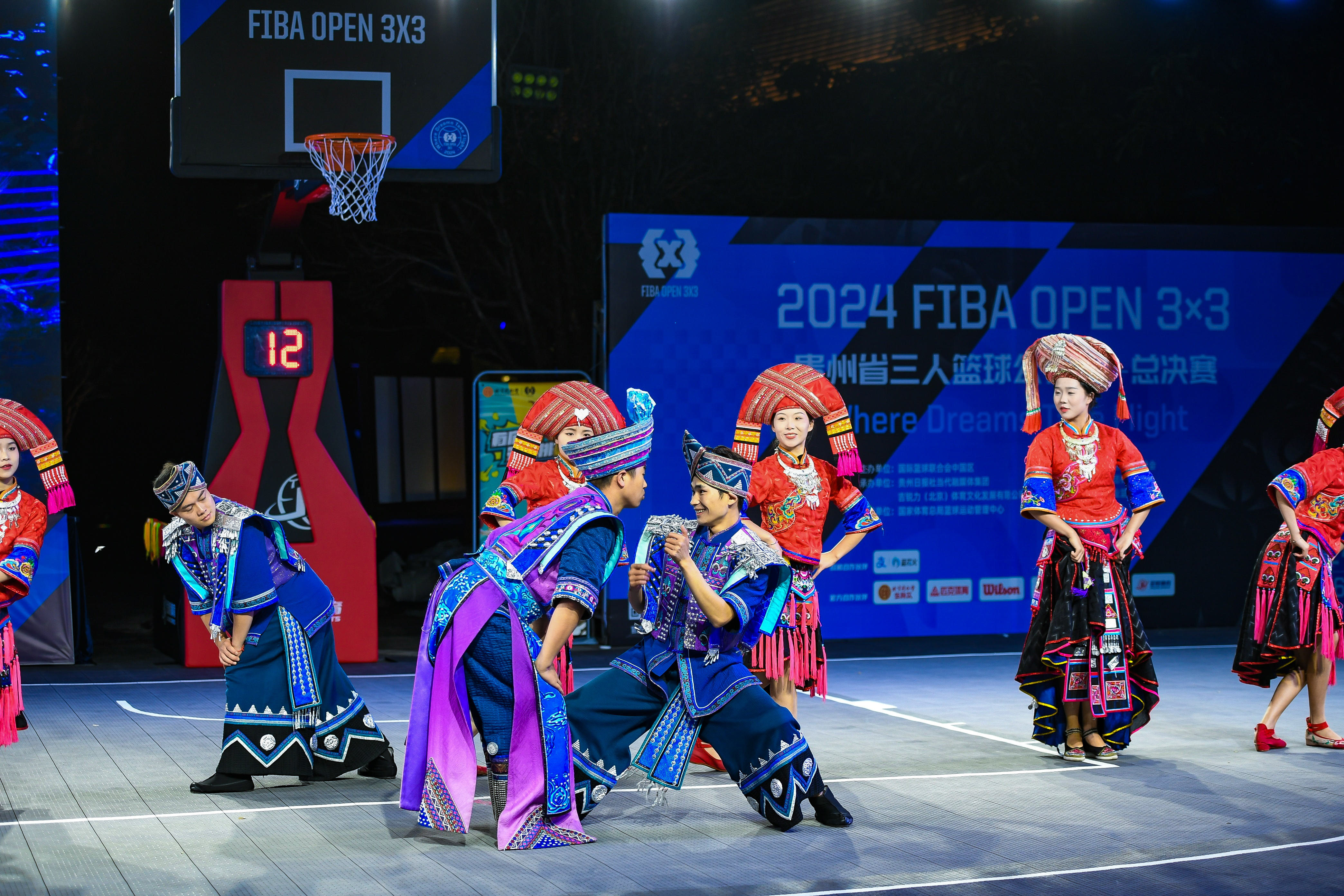 开云体育-关于FIBA分享三篮世界杯瞬间：梦碎主场，他的泪水中夹杂着复杂情绪的信息